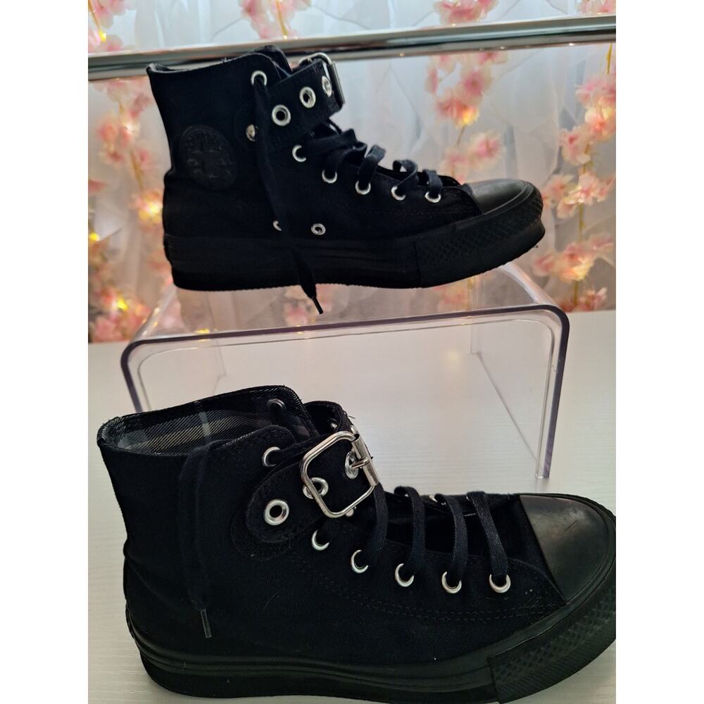 Kids Converse size 5 (girls)